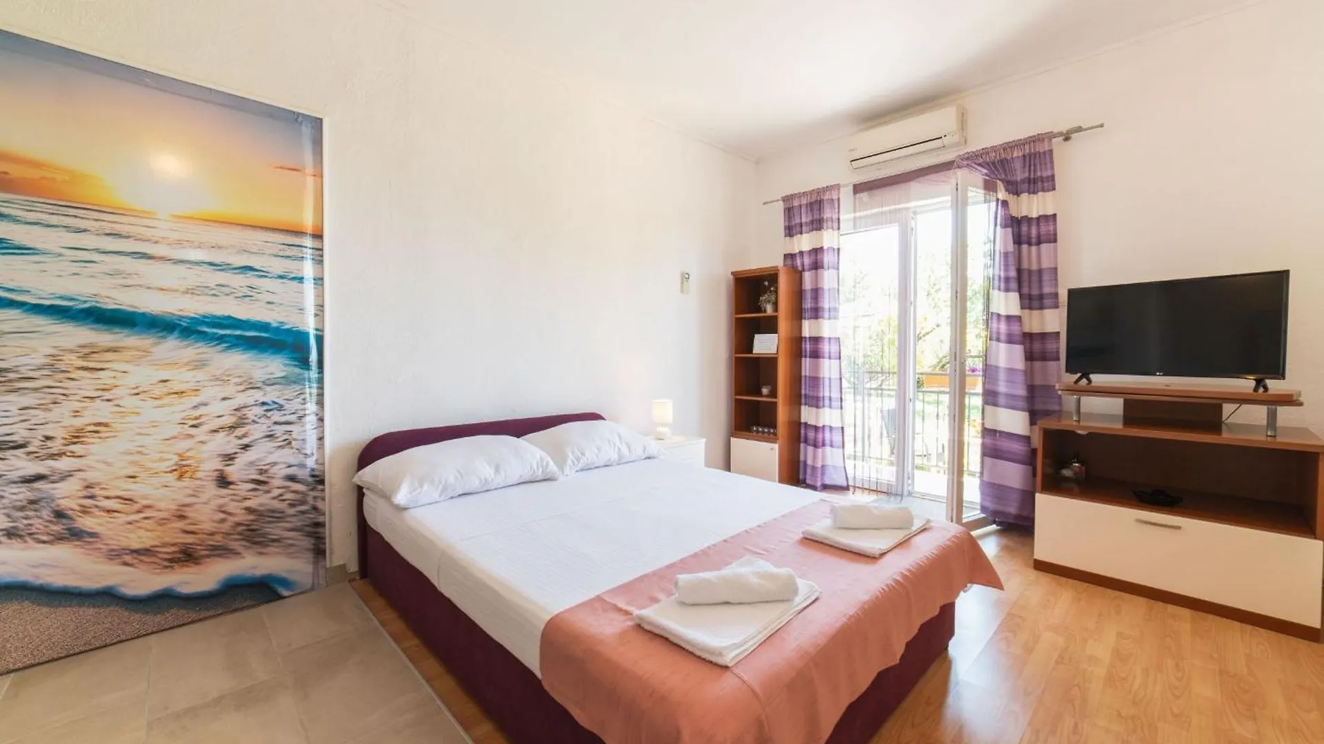 Tranquil And Stylish Apartment Kastel Novi Kastela Croatia